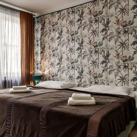 Louren - The Bridge Inn Aparthotel Prague