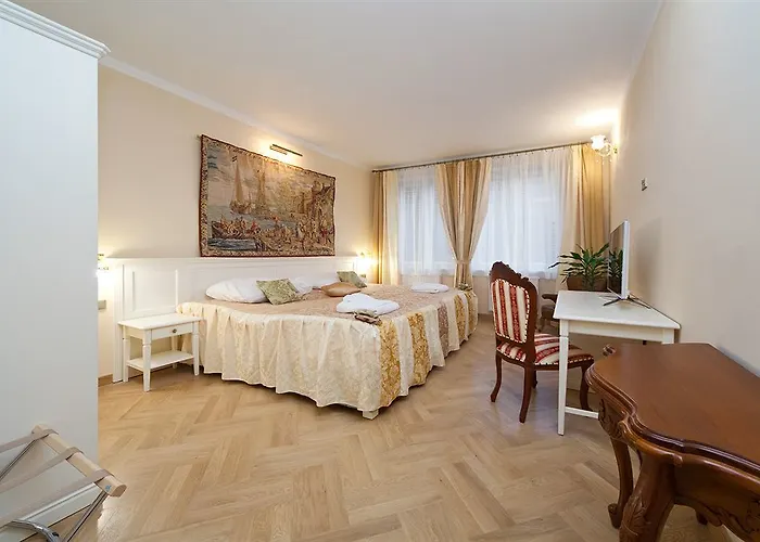 Louren - The Bridge Inn Prague