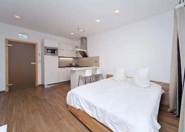 Aparthotel Louren - The Bridge Inn 4*