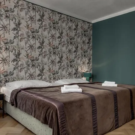 Louren - The Bridge 4* Praha