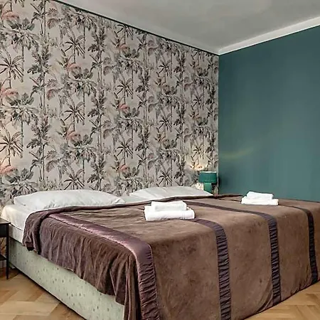 Aparthotel Louren - The Bridge 4*