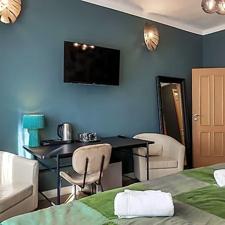 Louren - The Bridge Aparthotel Praag