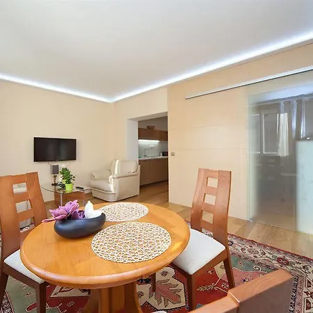 Louren - The Bridge 아파트호텔