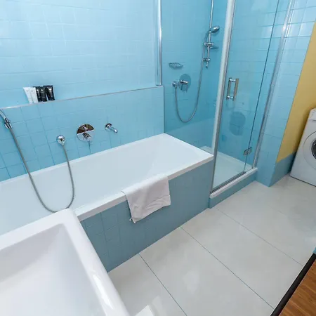 Louren - The Bridge 프라하