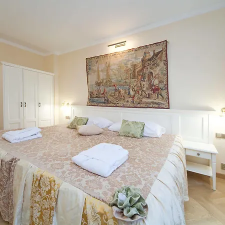Louren - The Bridge Aparthotel 4*