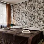 Louren - The Bridge Aparthotel Praga