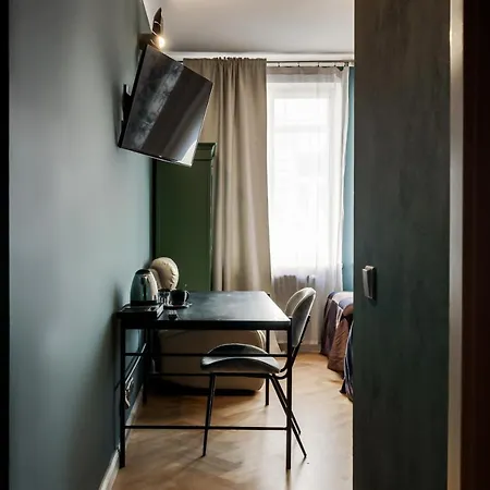 Louren - The Bridge Inn Prague