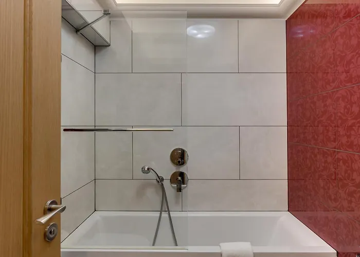 Louren - The Bridge Hotel apartamentowy 4*