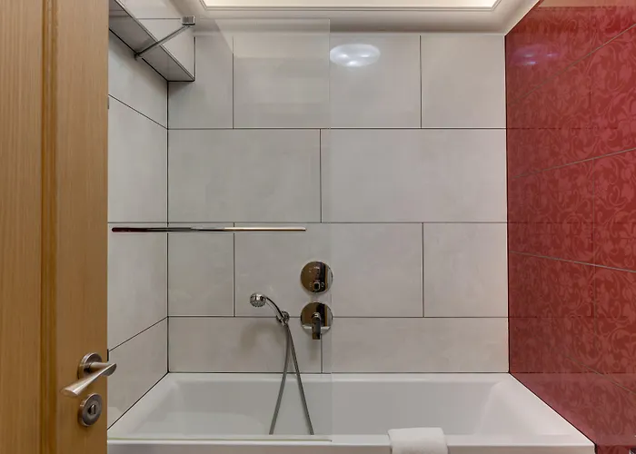 Hotel apartamentowy Louren - The Bridge Praga