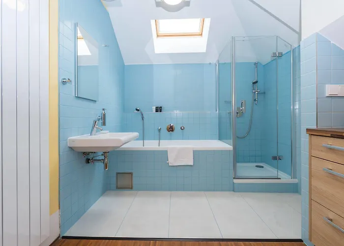 Hotel apartamentowy Louren - The Bridge 4*