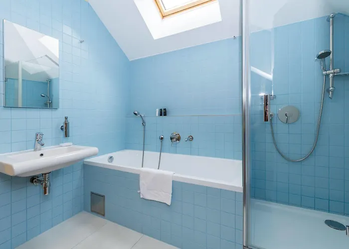 Louren - The Bridge Hotel apartamentowy Praga