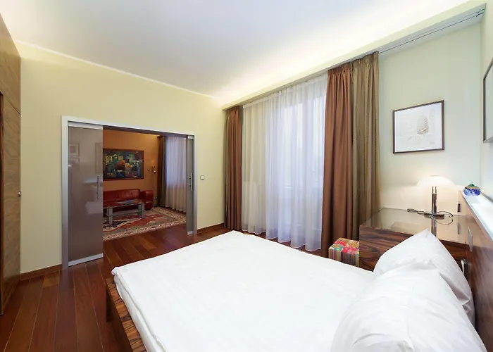 Hotel apartamentowy Louren - The Bridge 4*